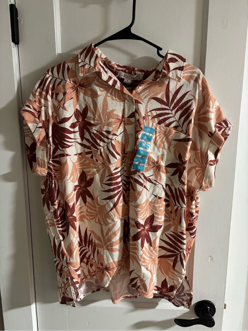 Men's Short Sleeve Button-Down Shirt in Peach & Brown Tropical Print